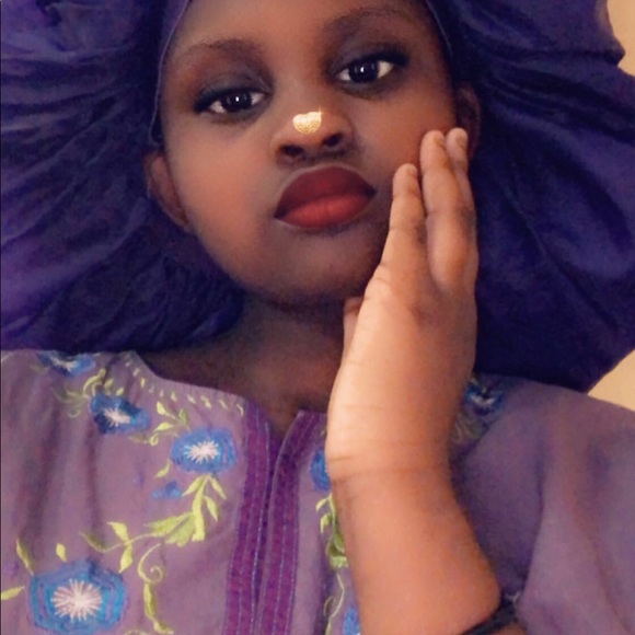 Meet your Posher, Ina - Picture 1 of 1